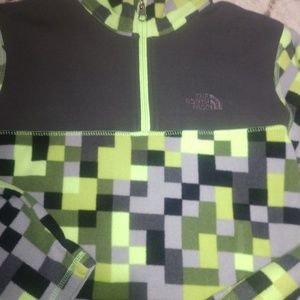 North Face 1/4 zip sweatshirt
